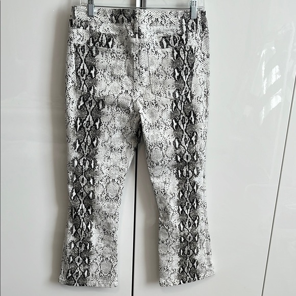 ASHLEY MASON NWOT Snakeskin Print Mid Rise Cropped Flared Denim Jeans, Size 11 - Picture 5 of 9